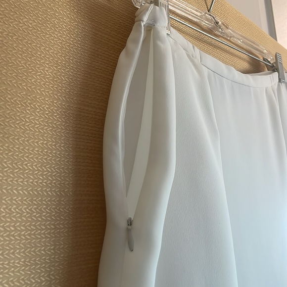 Karen Scott Ruffled Bottom White Skirt. - Picture 5 of 7